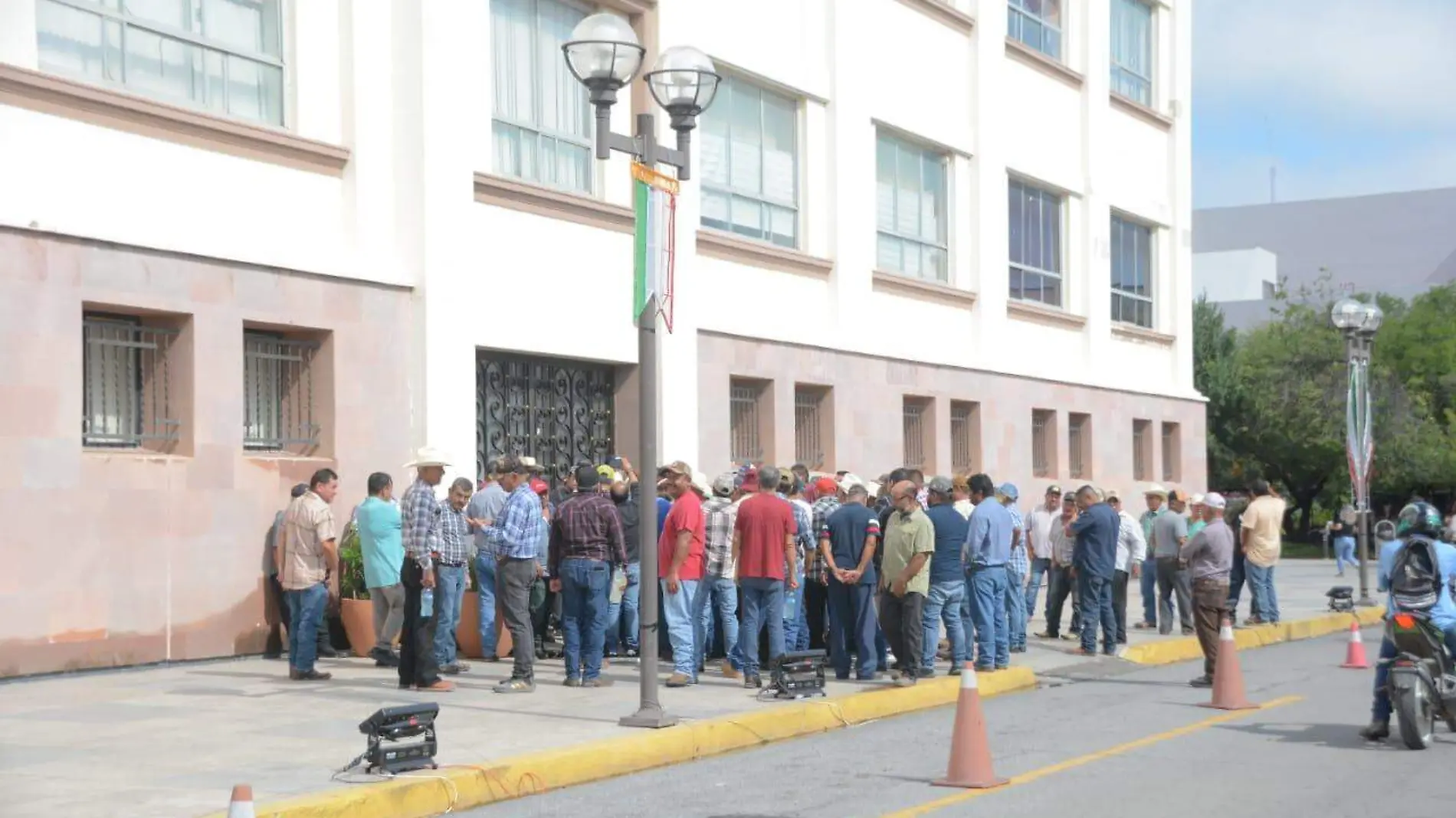 Protestan productores de sorgo en Tamaulipas